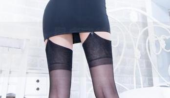 Beautyleg – 图库翻转：Sara的清纯姿态，呃，是不是有点迷了？