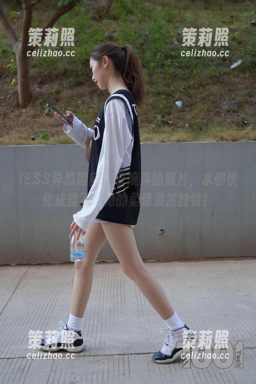 IESS异思趣向 - 看婉萍的照片，水都快化成盐了，她的柔情果然独特！