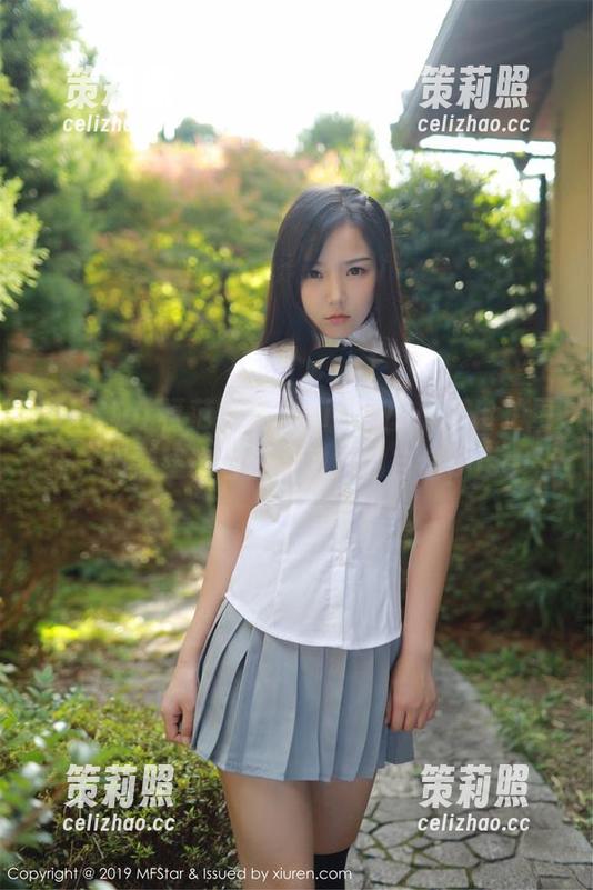 MFStar模范学院 - Lingyu最新自拍更新，强烈建议各位学习她的自信pose！