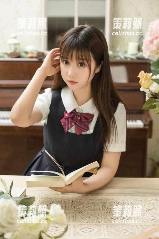 喵糖映画的职业装少女图集，光靠“气质”背不来！