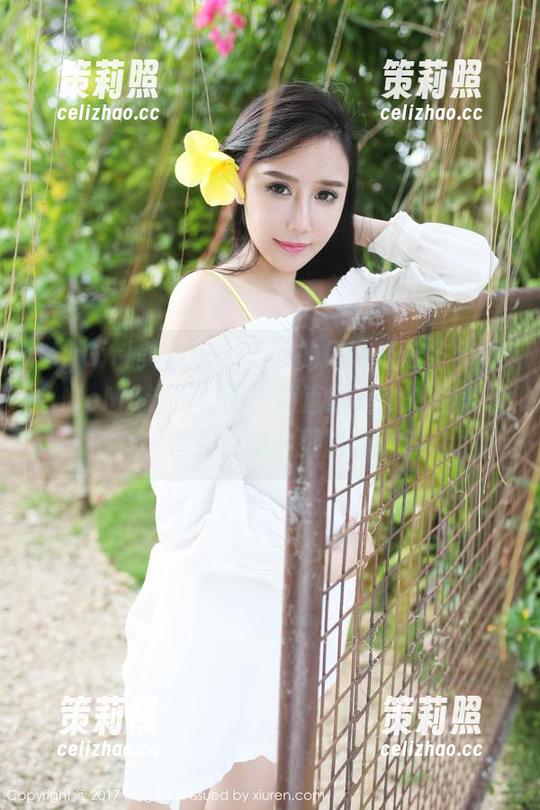 MyGirl美媛馆 - 巧妙的吊带搭配，伊小七MoMo这组套图，简直就是个时尚教科书，但到底哪一页能翻到？