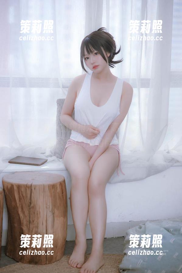 Nyako喵子的旗袍本A：高清写真集，上演优雅与俏皮的微妙斗争