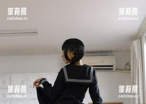 PAKI酱的写真，黑丝的魔力让人不自觉多看几眼