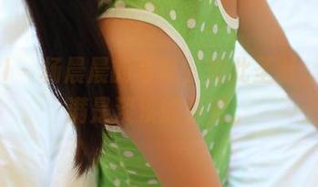 ROSI – 杨晨晨的写真，如此圣诞，图片满是淡淡的芬芳。