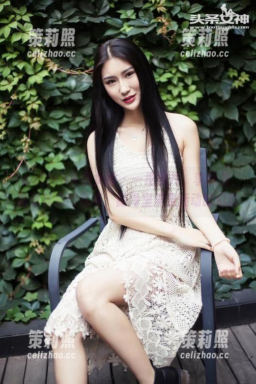 TouTiao头条女神 - 一组照片：李丽莎，健身辣妹的写真，脑海里满是运动的幻影