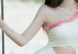 UGirls尤果网 – 现代人的必修课：最新孟思雨教你“棉袜”搭配！绝不晕头转向。