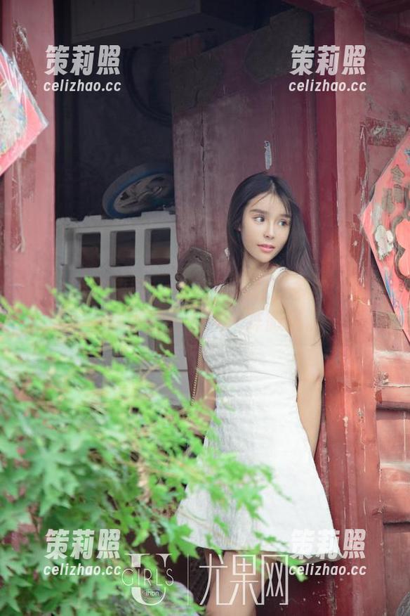 UGirls尤果网 - 小心！下载张多多的睡衣全集可能会引发一阵微风。