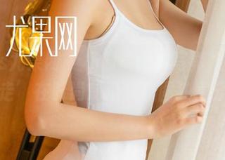 UGirls尤果网 – 杨晨晨短裤写真视角，果然‘走’在时尚前沿！原图独家分享！