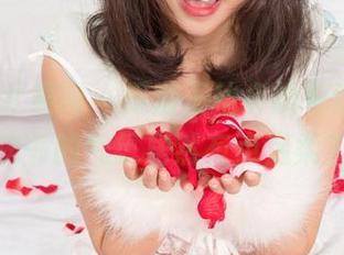 UGirls尤果网 – 跟随王幼贞的私房图包，秘书的气氛居然有点温柔？
