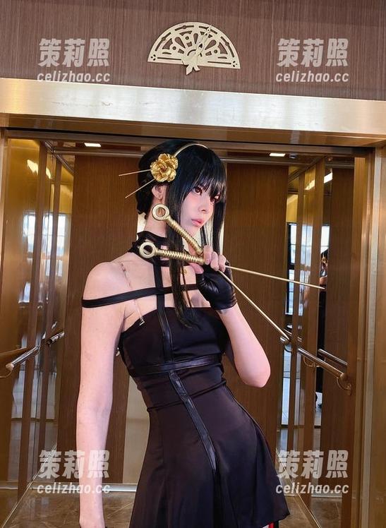 红裙风暴：Vinnegal在原图和套图之间摇摆不定