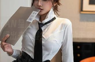 XINGYAN星颜社 – 把可蕊娜的圣诞写真摆出来，继续假装无动于衷