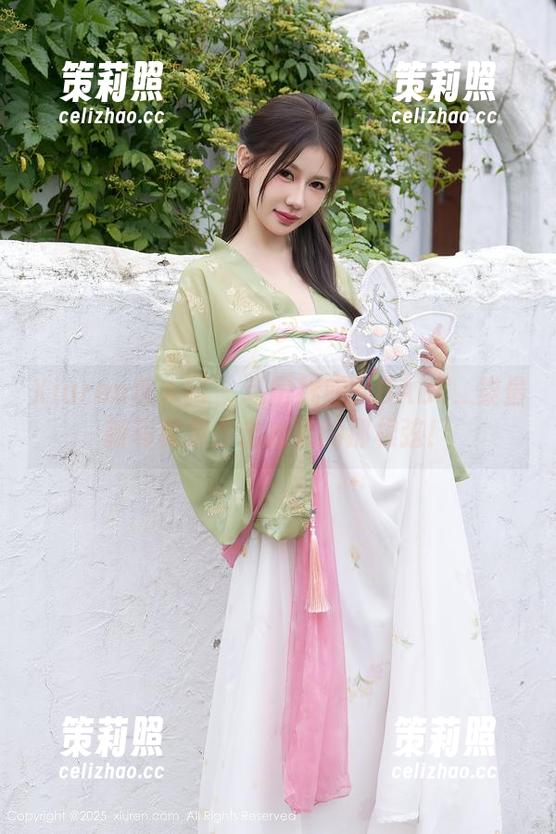Xiuren秀人网-BABY_柒 Xiuren秀人网 - 私房魅惑?BABY_柒最新写真集直击心底的那根弦!