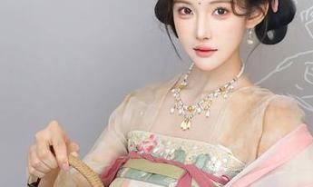 Xiuren秀人网 – 打开nancy小姿的裤里丝图包，你会发现小小的惊喜！
