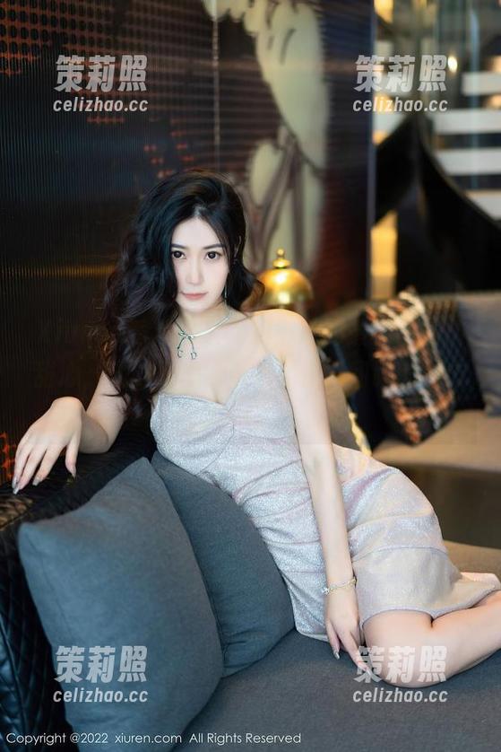 Xiuren秀人网 - 南初妹妹的最新图集，甜心，试试看你能否抵挡这股甜腻的冲击力。