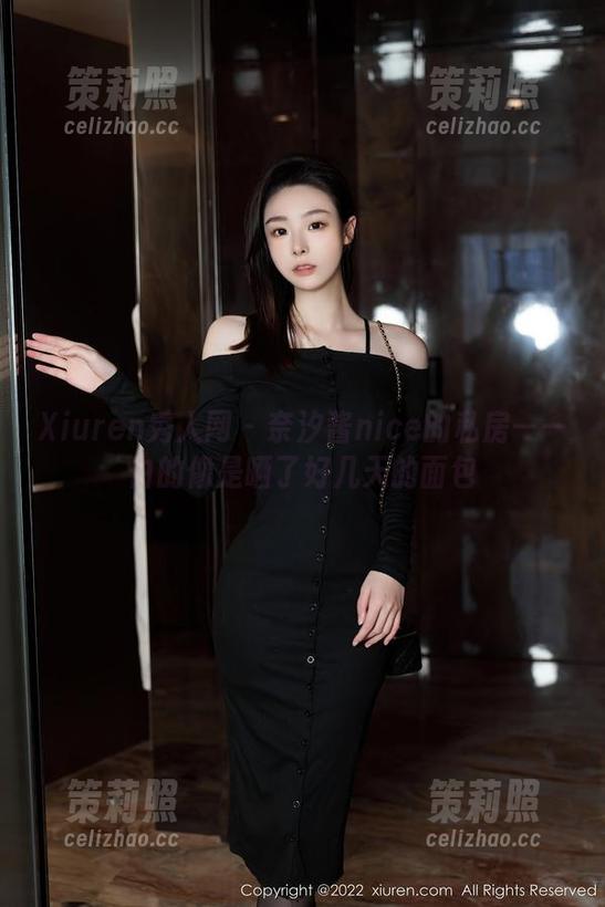 Xiuren秀人网 - 奈汐酱nice的私房——白的像是晒了好几天的面包