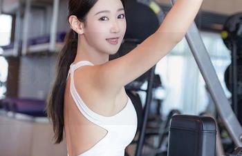 Xiuren秀人网 – 想要一丝黑白的奇遇？快来下载娜娜子yy的写真集，让人眼前一亮！