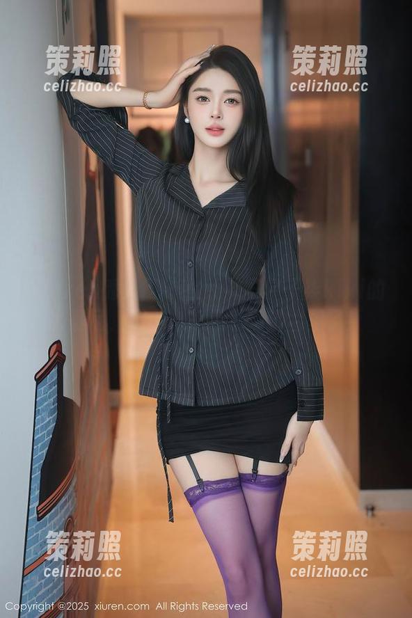 Xiuren秀人网 - 在线游览星子柒kiki的比基尼，不小心把心也扔进水里了！
