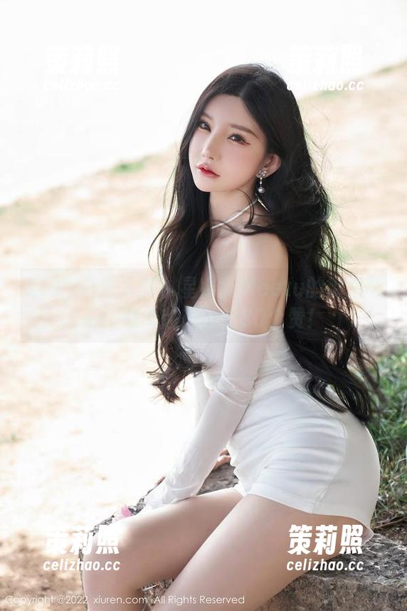Xiuren秀人网-星小兔Meetu Xiuren秀人网 - 星小兔Meetu的御姐写真:越看越想给她80个赞!