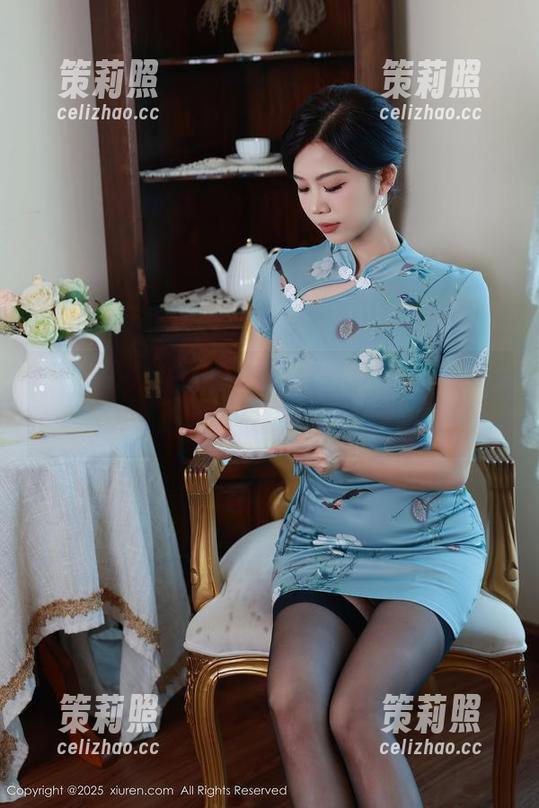 Xiuren秀人网 - 网袜不过是背景，杜viki才是焦点，原图等着你点评。