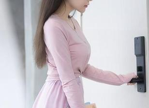Xiuren秀人网 – 潘娇娇肉丝写真图集，多少人对“肉”这字都有一丝自觉？