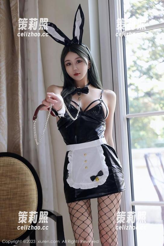 Xiuren秀人网 - 白裙子是青春的象征？看陈雅漫VICKY穿上这款高清套图，莫名觉得连时光都慢了一拍。