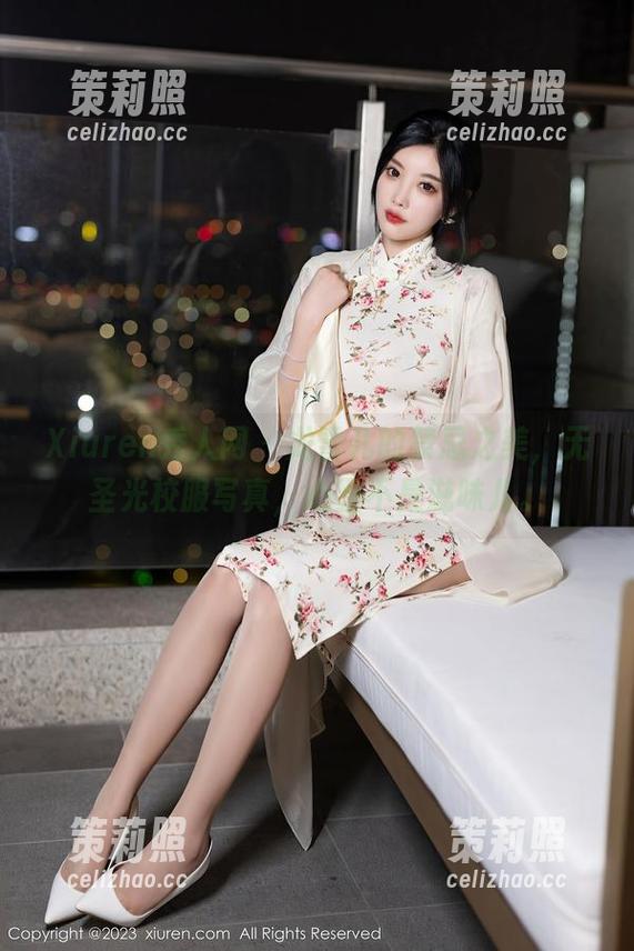 Xiuren秀人网 - 龙雪儿的禁忌之美，无圣光校服写真，心里不是滋味儿。