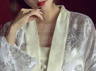 YouMi尤蜜荟 – 更新！戴渃欣的新护士造型，原图只想给她点个赞！