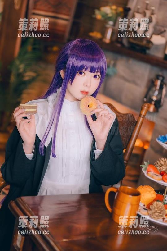 shimo霜月 算了吧!shimo霜月私房作品SakamataChloe,露出了不经意的妩媚。
