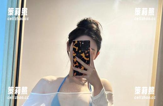 微密圈 - 图包里的比不爱笑的赛琳的剧情有多精彩，自己下载来体会！