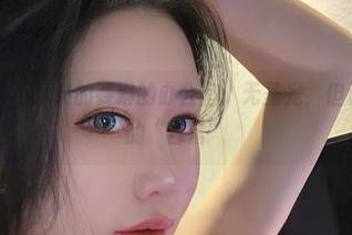微密圈 – 不爱笑的赛琳的办公室：无圣光，但承包了我的“日常”
