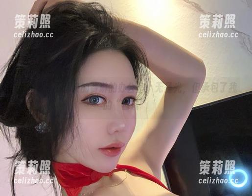 微密圈 - 不爱笑的赛琳的办公室：无圣光，但承包了我的“日常”