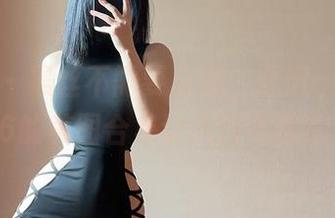 微密圈 – 黑丝不需要文案，俏妞qiaoniu66的美图合集让人目不暇接。
