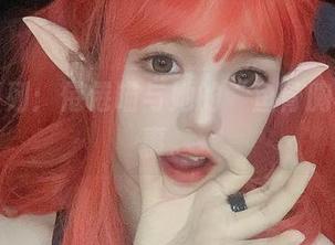 私拍系列：倦倦喵与她的“鱼骨胸衣”心事。