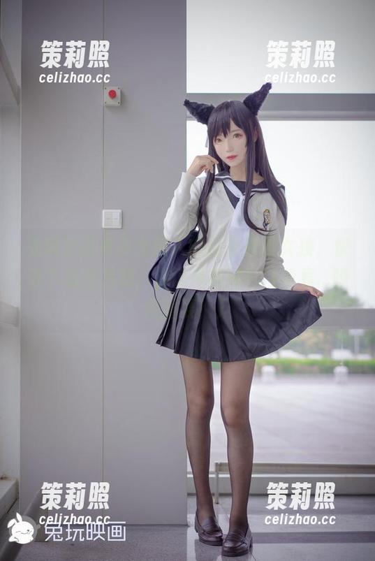 兔玩映画有多么迷人的制服裸腿女孩，快来下载图片吧，保证不后悔！（毕竟...腿很重要！）