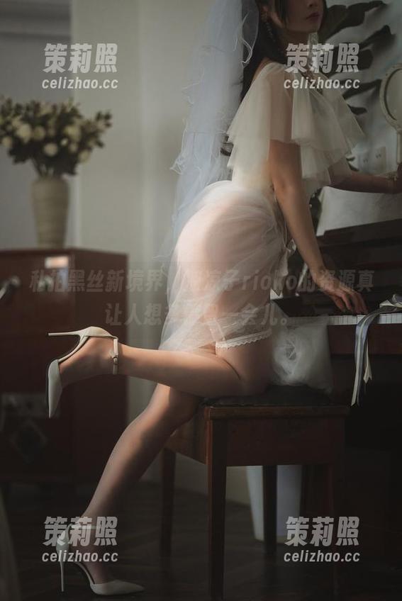 私拍黑丝新境界，凉凉子rioko的资源真让人想多停留一会儿。