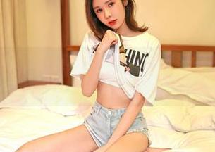 嗲囡囡 – 最新的蕾丝美图，芷儿Momoko就像女神下凡，只是旁边的猫咪不太想配合。