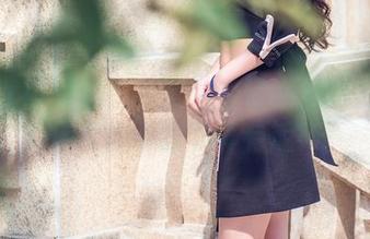 头条女神 – 温柔其实是个怪咖？冯雪娇图库里的小细节真有趣！
