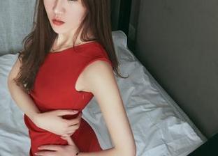 头条女神 – 文雪的最新图册：夏日，谁说她只会穿羽绒服？