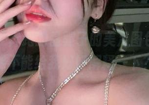 微密圈 – 奔跑的晶骡子的美足图包更新，能不能给我好好解释一下？