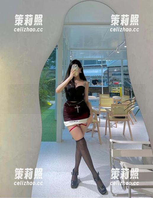 微密圈 - 不要小看小猫咪ck的高跟鞋，原图给你在线示范，壁纸也得漂漂亮亮！