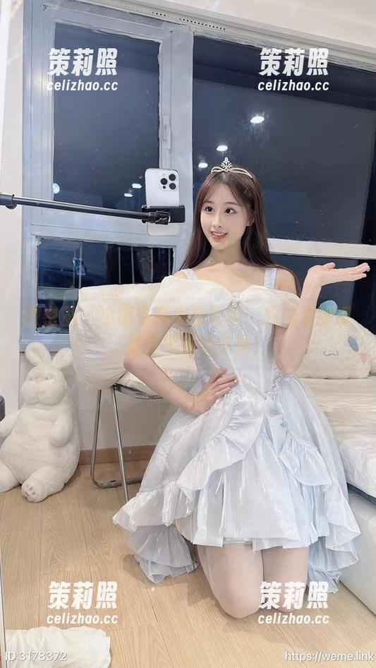 小萌子 微密圈 - 小萌子高跟鞋写真:我的装扮课,图包特供给你看!
