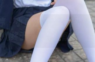 少女秩序 – 小鱼在粉色肚兜私拍里，看来她终于“肚”里有货了！