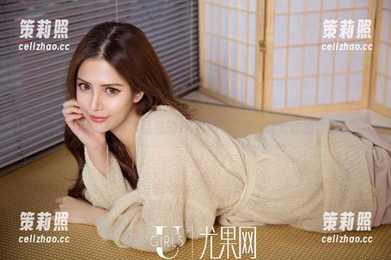 尤果网 - 布莱尔昆娜的JK写真–带着一抹戏谑的甜蜜