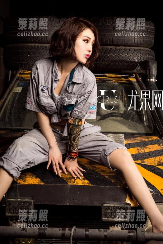 尤果网 - 图片里的田梓茵，授权你“护士”角色模仿一把！原图大分享～