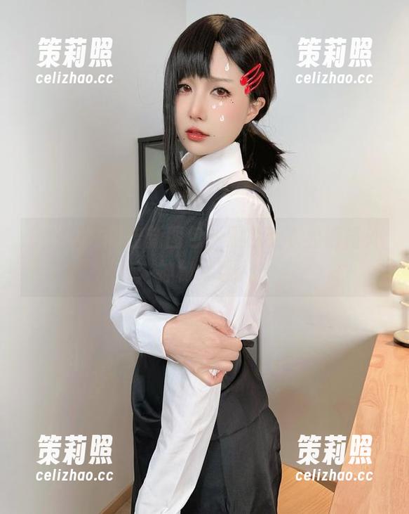 布丁大法再出新图包，黑色毛衣显得格外神秘又迷人