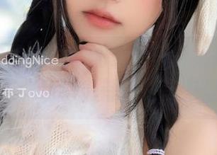 别说“布丁大法”的最新写真集是个白裙大赏，连小动物们都想挤进来当配角。