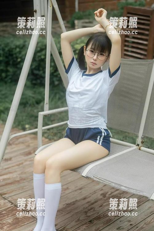 幼水铃衣搭配的双人校服，福利还没看够，眼睛已经不够用了。