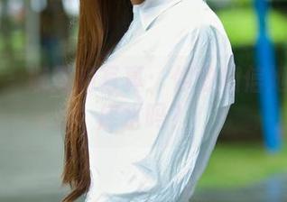 推女郎 – 娜露的写真：你敢相信她穿着死库水吗？