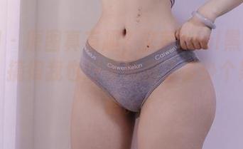 微密圈 – 原图真有趣？文茜cool黑白精挑细选，搞得我也好奇她画了多少个黑点白点。