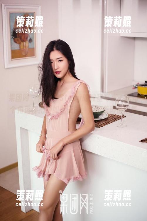 果团网 - 何梦兮Stacy的教室写真，把每个角落都拍得如此美丽，她的美图值得复习！